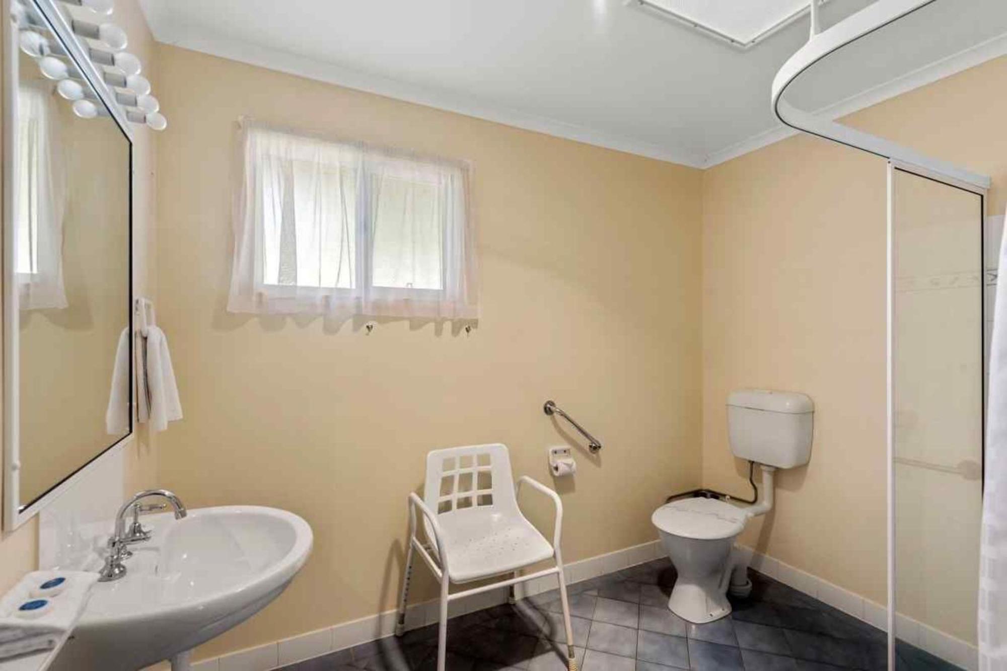 Discovery Parks - Burrill Lake, Ulladulla Room photo